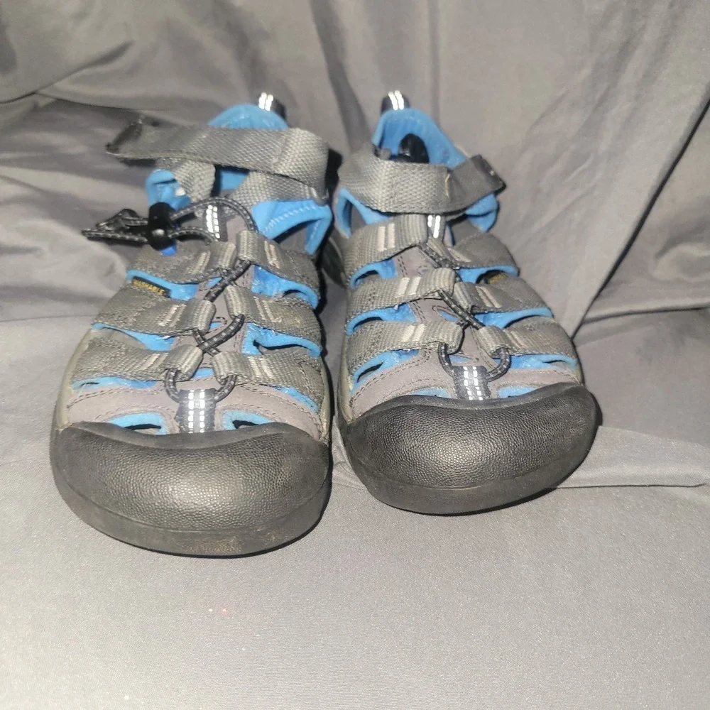 KEEN Boys NEWPORT Size 1 Water Shoes Sandals EUC